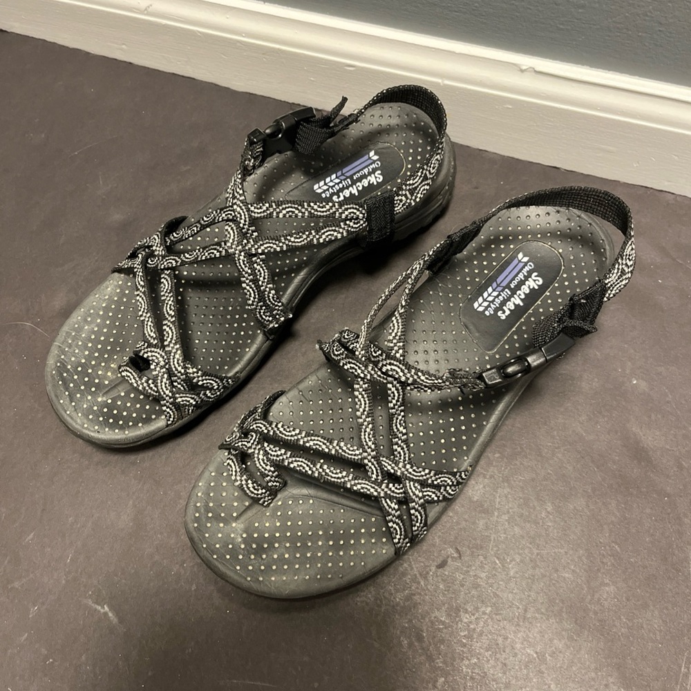 Skechers Outdoor Lifestyle Strappy Sandals Women's Size 9 Buckle Black/Gray - Picture 3 of 7